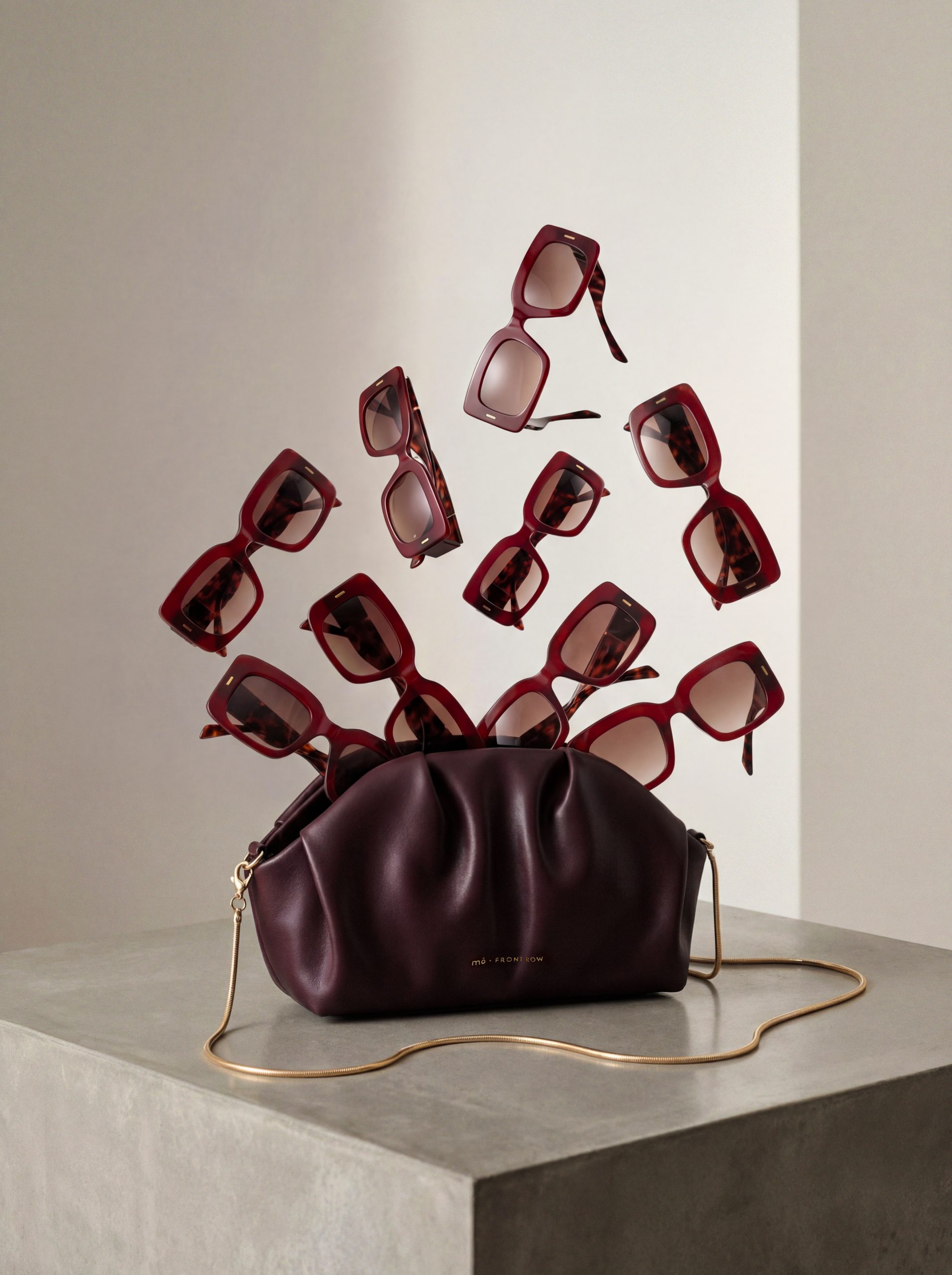 MO FRONTROW - Image 2